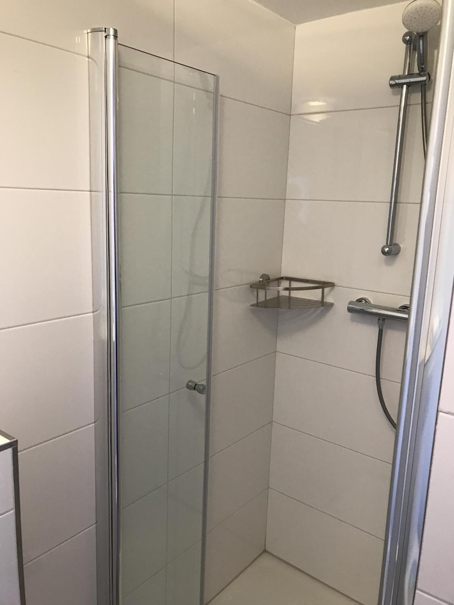 Ferien- Monteurwohnung In Ferienhaus *